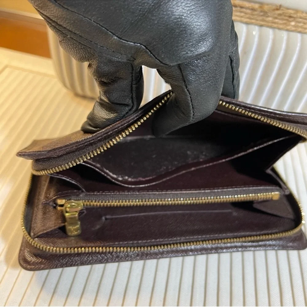 Louis Vuitton Damier Ebene Zippy Wallet